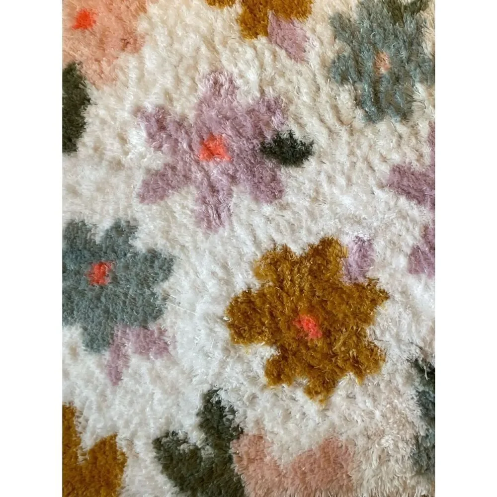 Pillowfort 60’s Vibe Kid’s Floral Shag Accent Rug (48”x 66”)